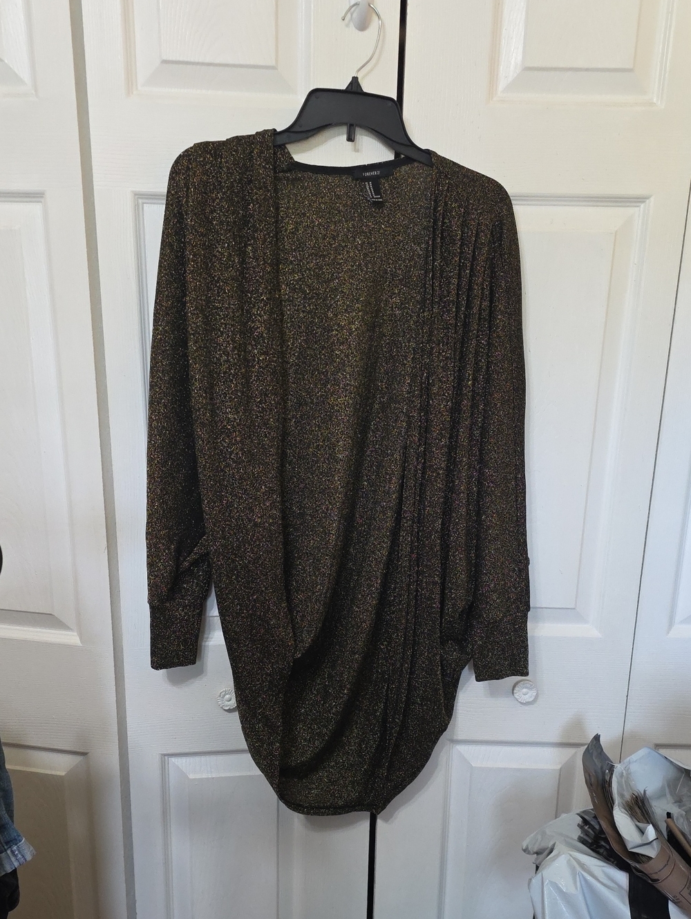 Women's drop gold black cardigan Forever21 Size Medium